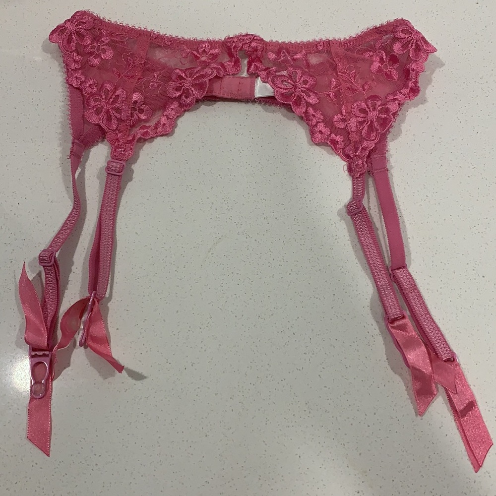La Senza | garter belt *never worn* size S